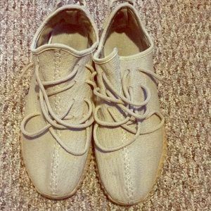 Yeezy boosts very good quality